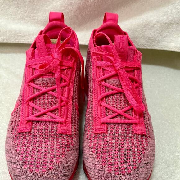 Nike VaporMax Sneaker- Women’s Size 7.5 - Picture 3 of 9